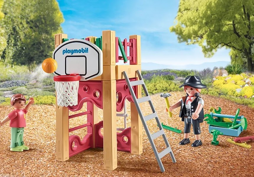 Playmobil My Life Outdoor Play Area With Carpenter