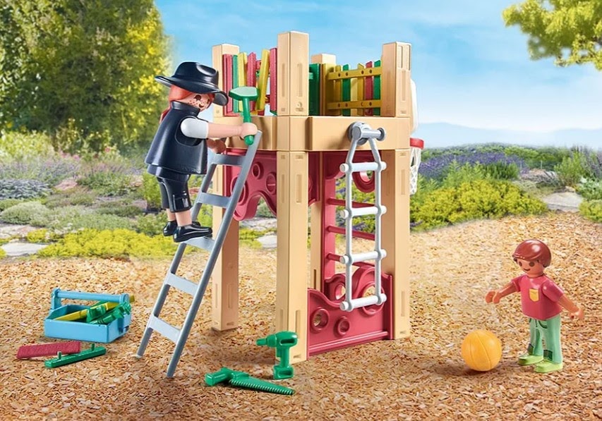 Playmobil My Life Outdoor Play Area With Carpenter